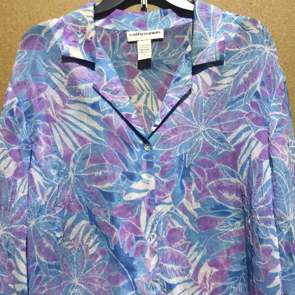 Cathy Daniels 3/4 sleeve shirt with floral design